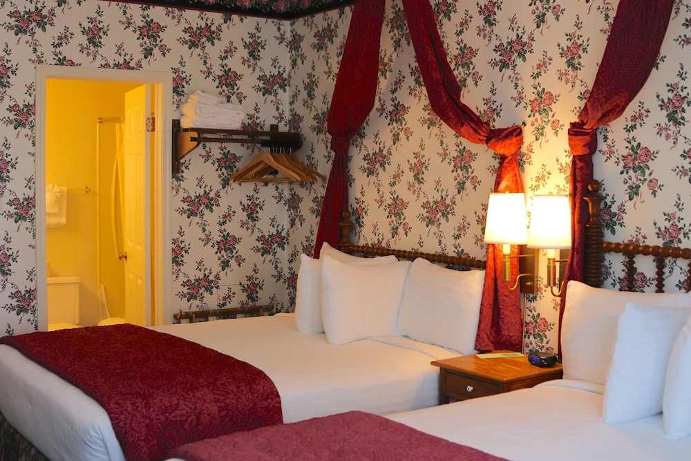 Inn on Mackinac 24/50