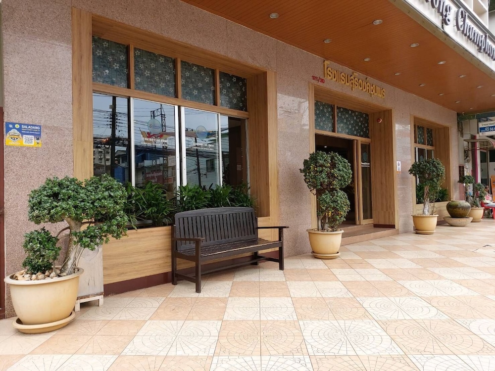 SURIWONG CHUMPHON HOTEL 23/59