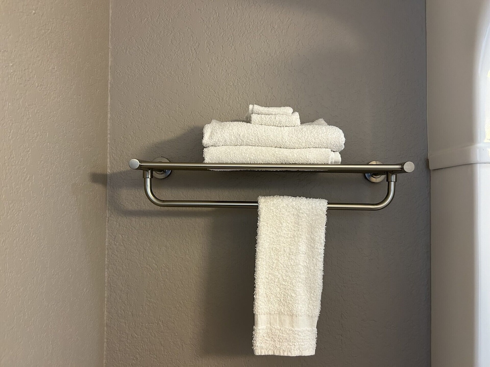 Motel6 Stanton, CA - Anaheim West 33/60