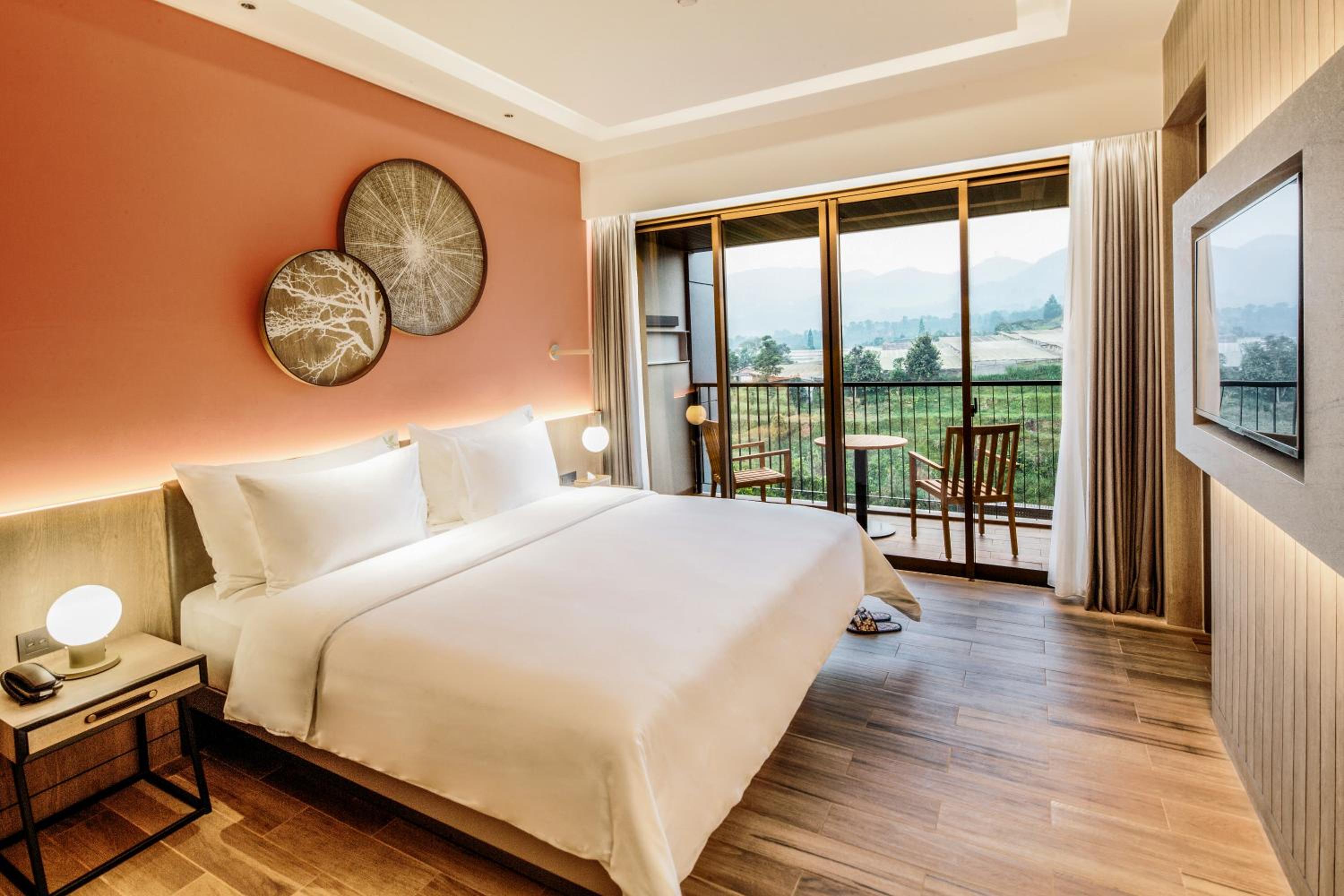 Valley, Suite