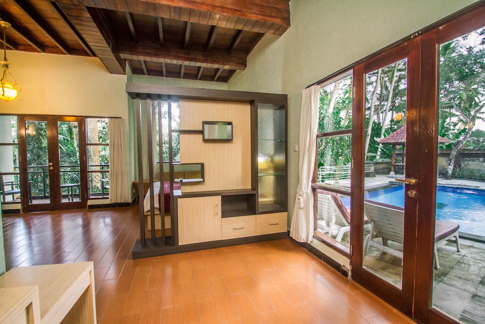 Puri Saron Madangan Hotel 28/50