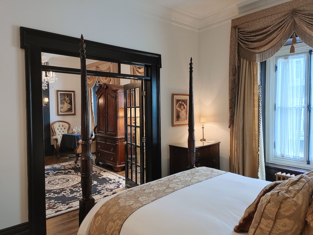 Exclusive, Suite, Queen Bed, No Elevator