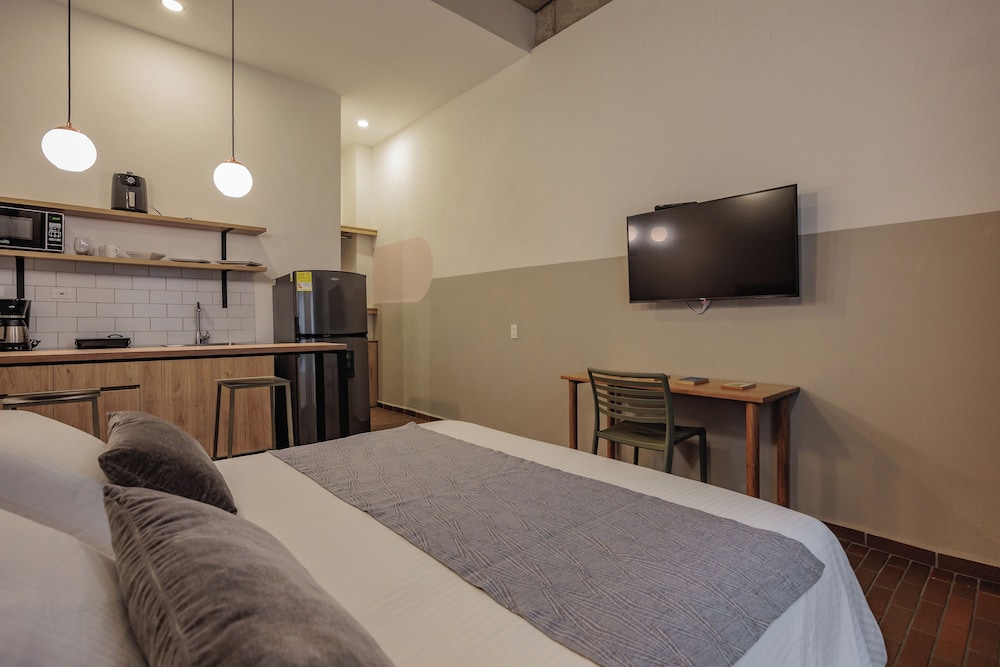 SUPERIOR, STUDIO, KING BED, KITCHEN