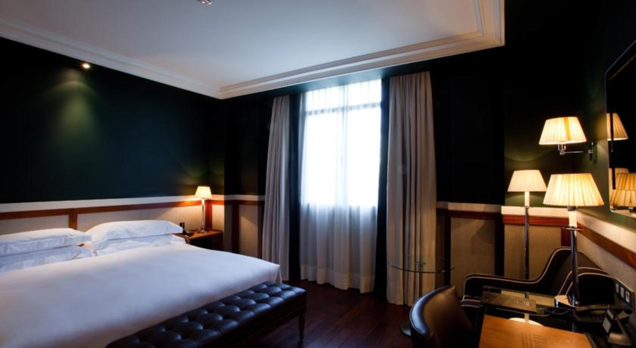 SUPERIOR, DOUBLE OR TWIN BED