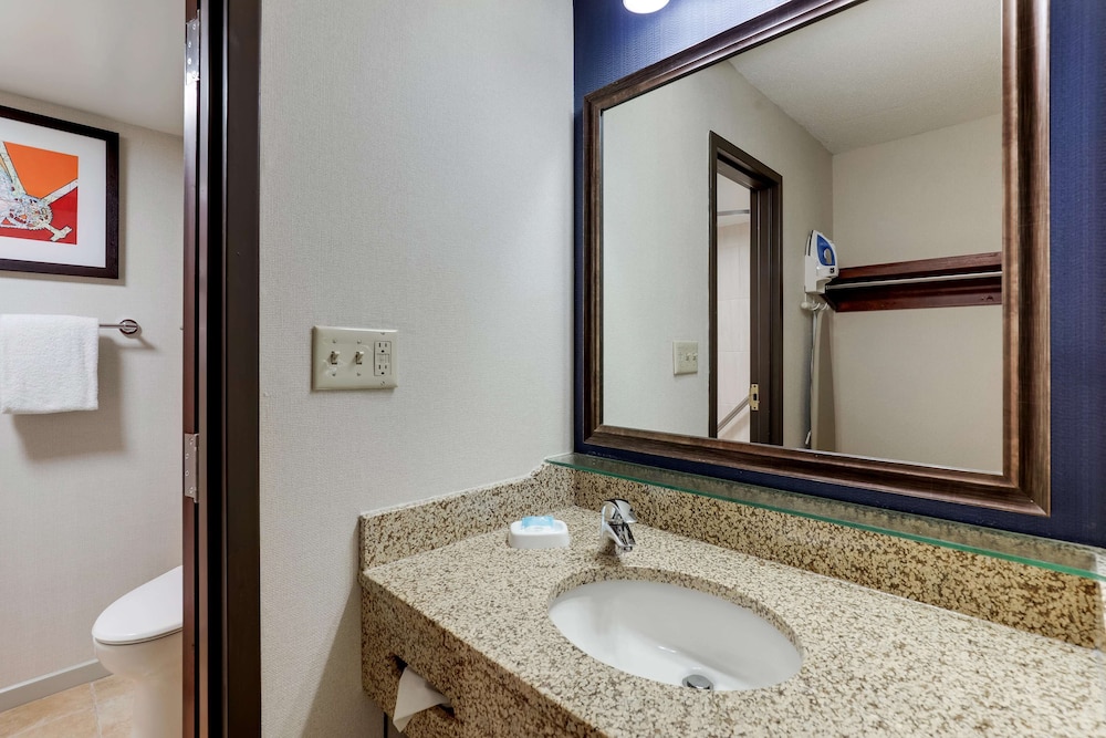 Drury Inn and Suites St Louis St Peters 48/50