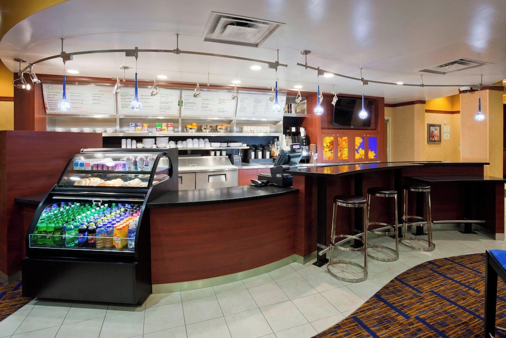 Courtyard by Marriott Minneapolis Maple Grove/Arbor Lakes 11/70