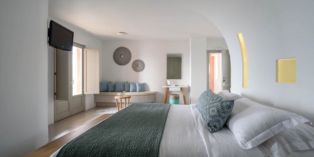 PETITE, SUITE, SEA VIEW, JETTED TUB