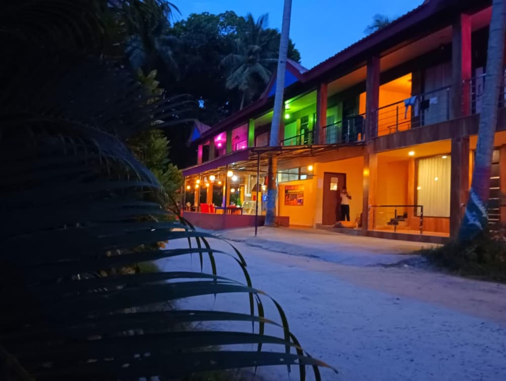 Gold India Beach Resort 5/23