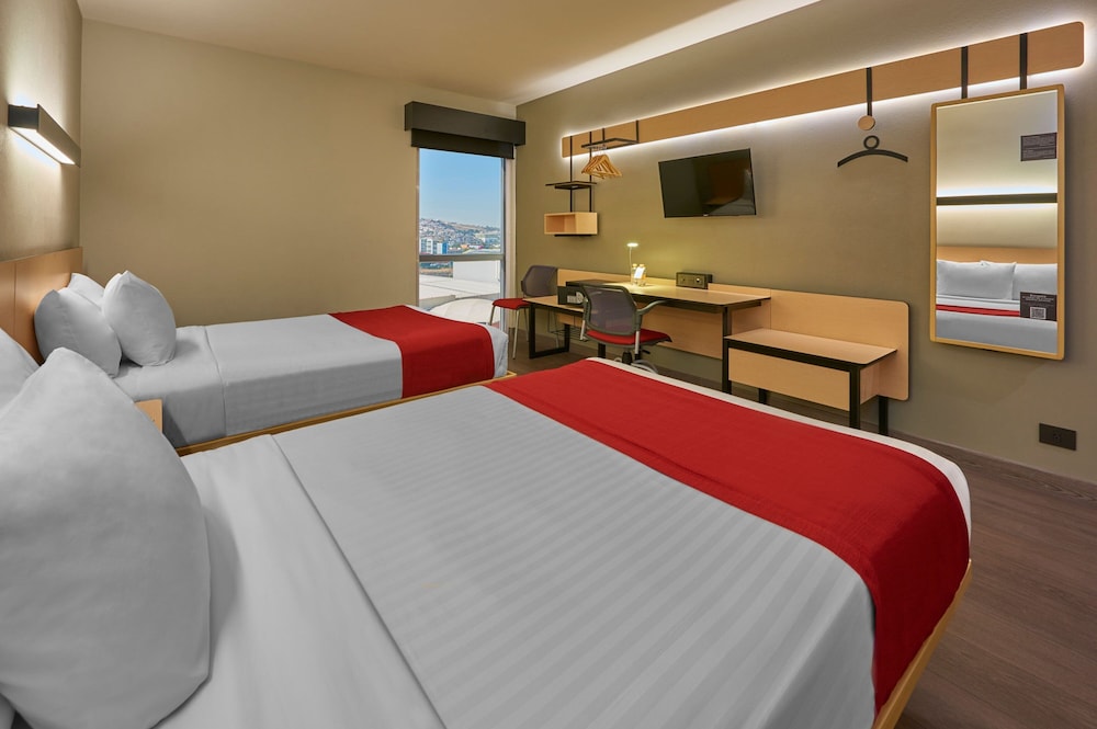 room, 2 double beds, City Express Plus by Marriott Ciudad de Mexico Mundo E 4/10
