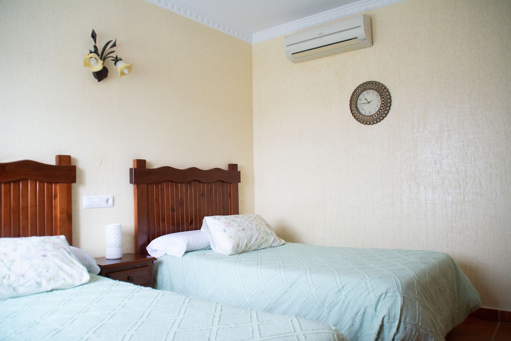 BASIC, DOUBLE OR TWIN BED