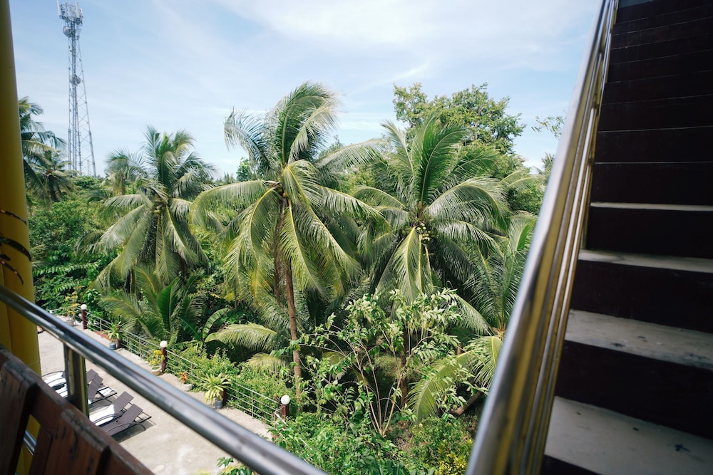 Point 303 Surf Resort 43/50