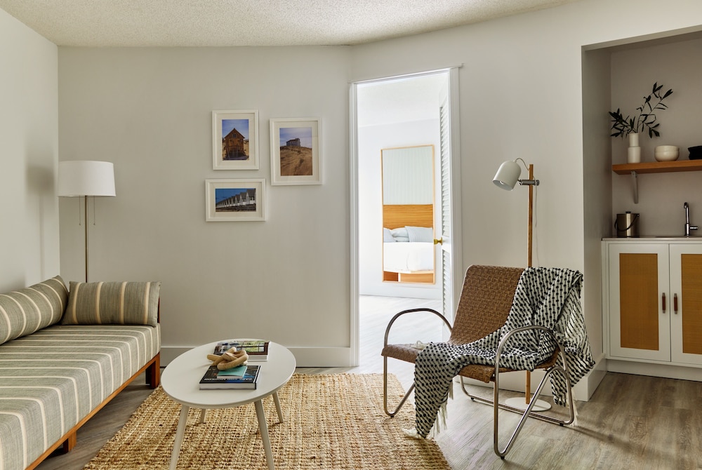 Bluebird Parker Beach Lodge 23/27