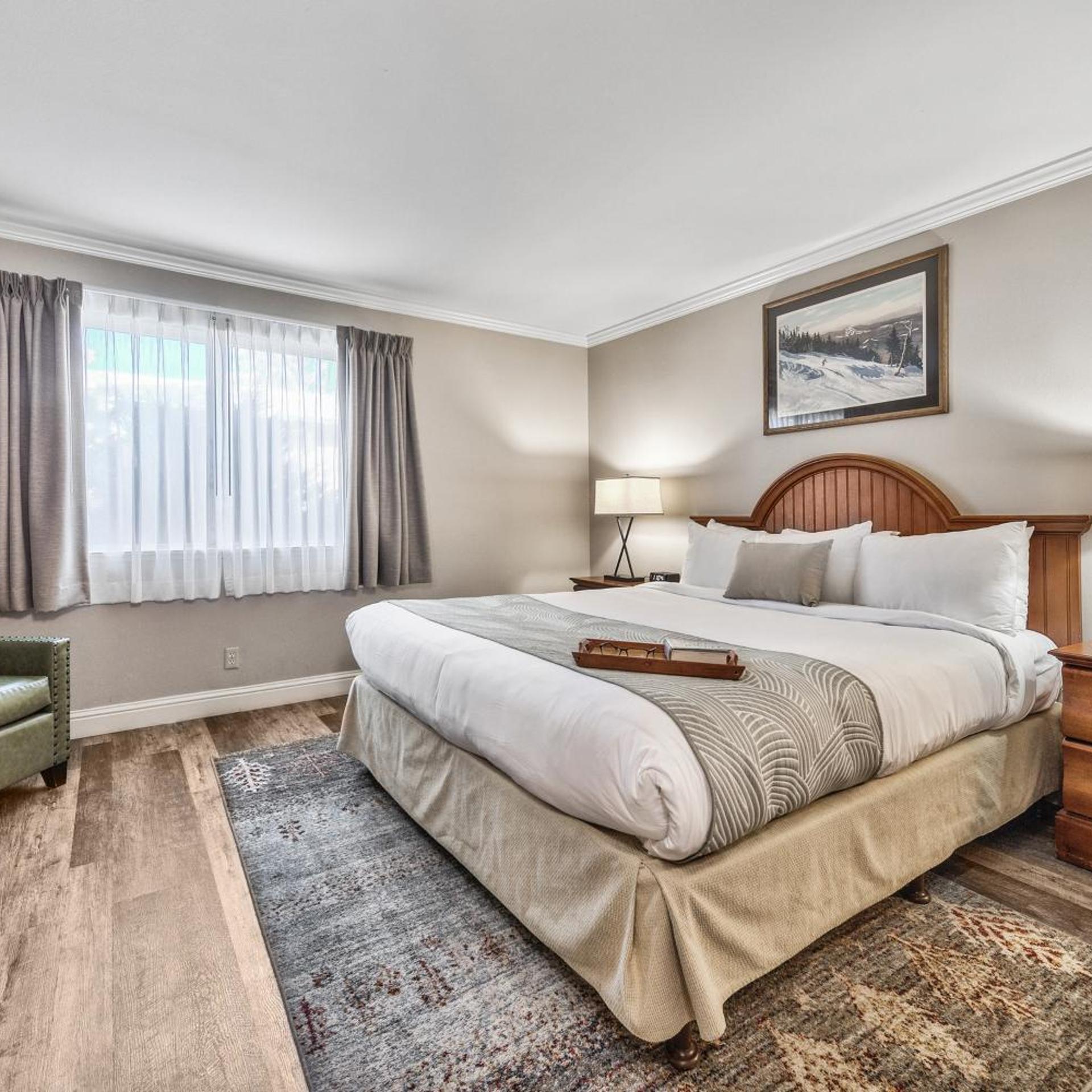 2 Bedrooms, Suite, Pool Side