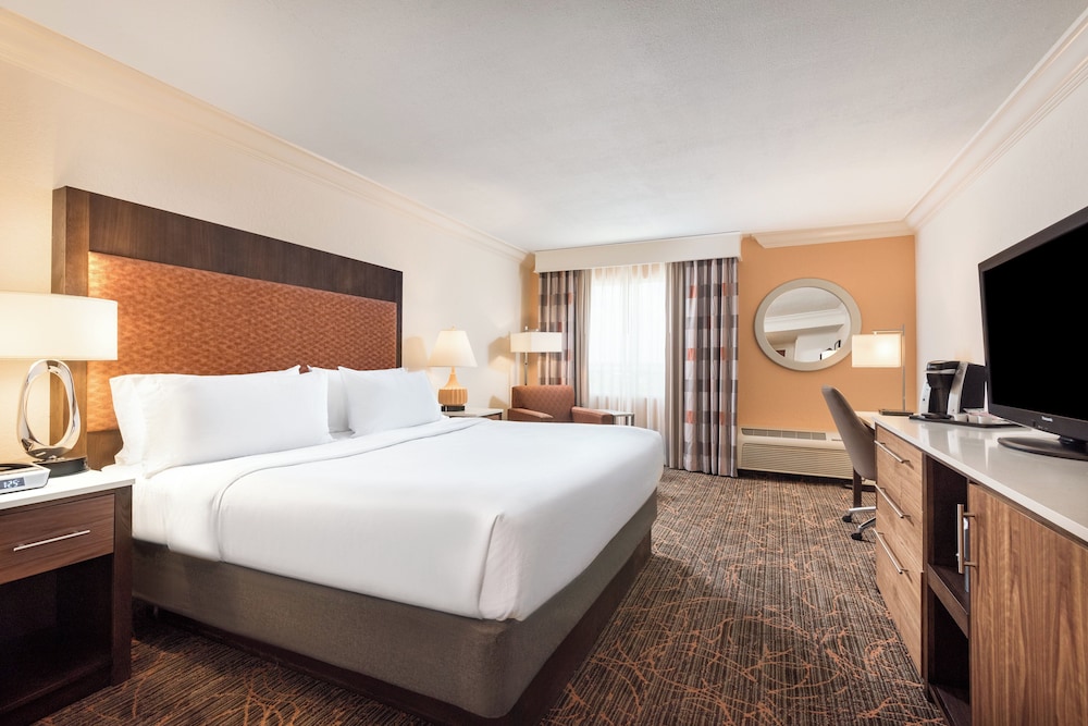 Holiday Inn Ft. Lauderdale-Airport 17/61
