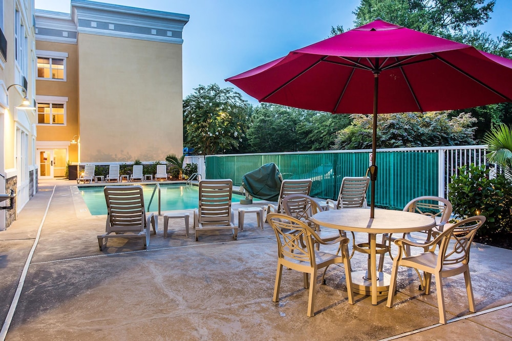 Comfort Suites At Isle Of Palms Connector 33/48