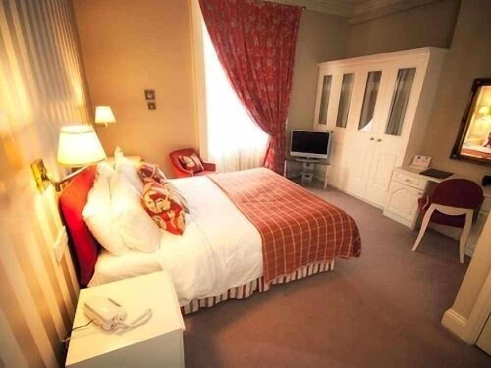 Eslington Villa 11/50