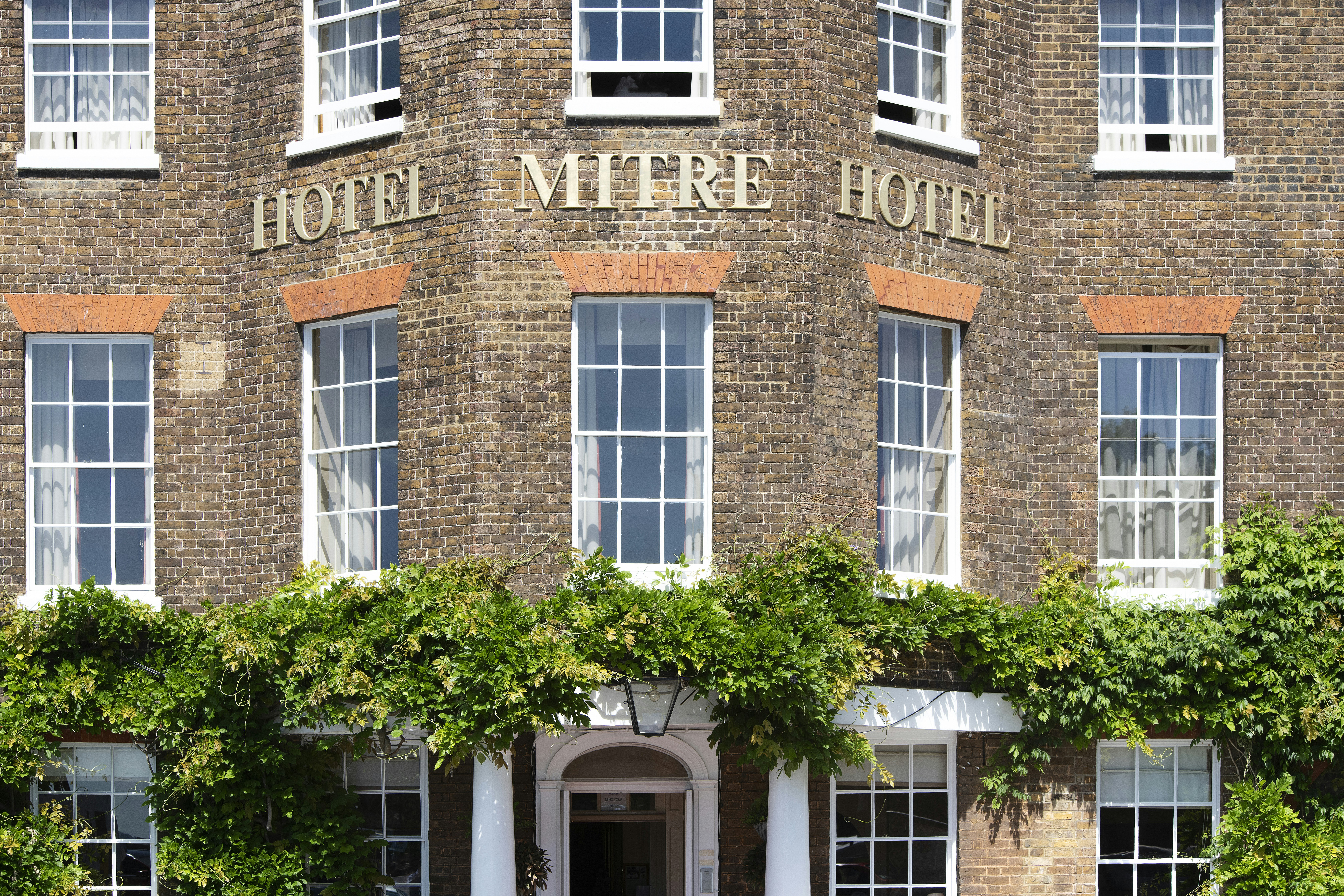 The Mitre Hotel 2/79
