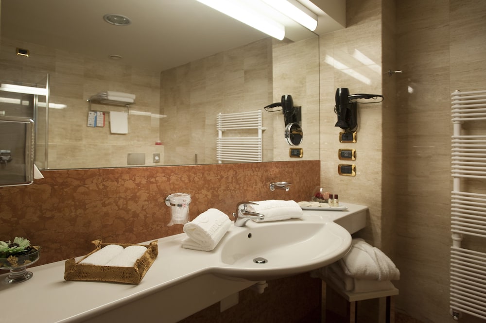 Hotel Calissano 48/50