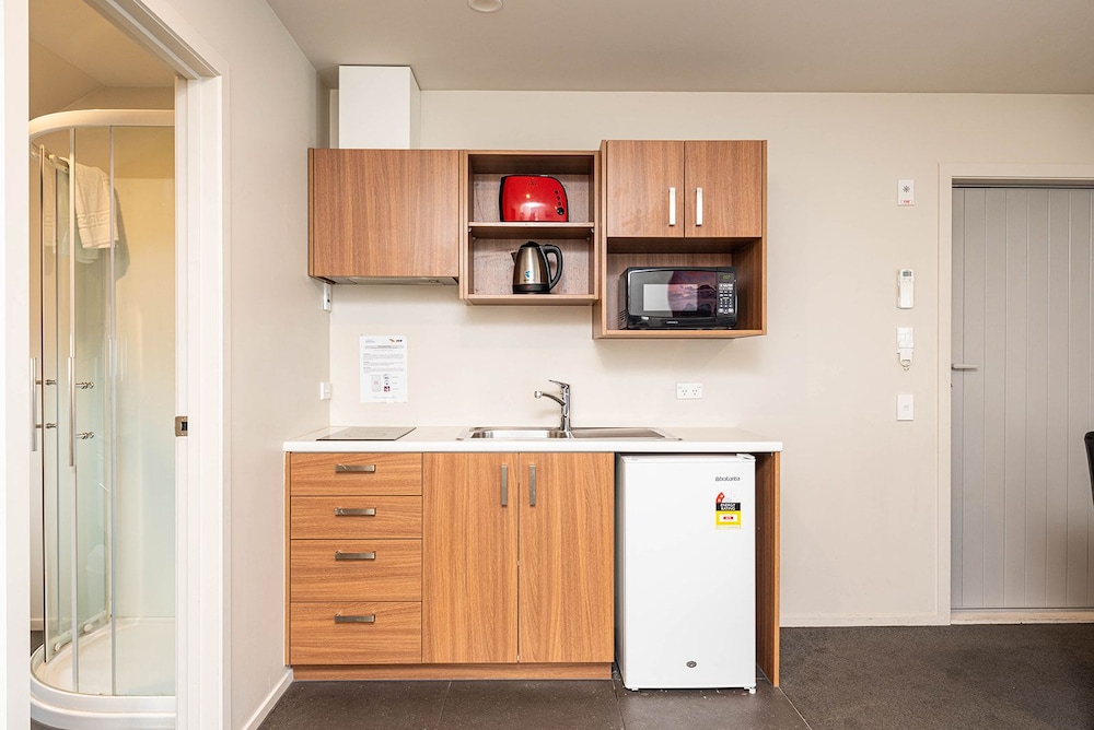 311 Motel Riccarton 10/71