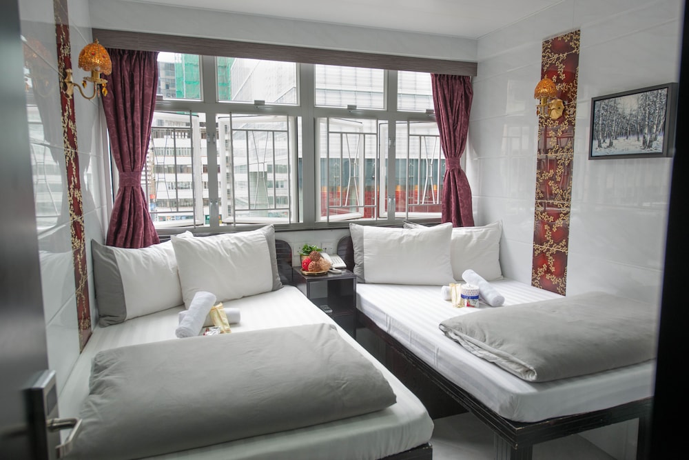 ROOM, TWIN BEDS