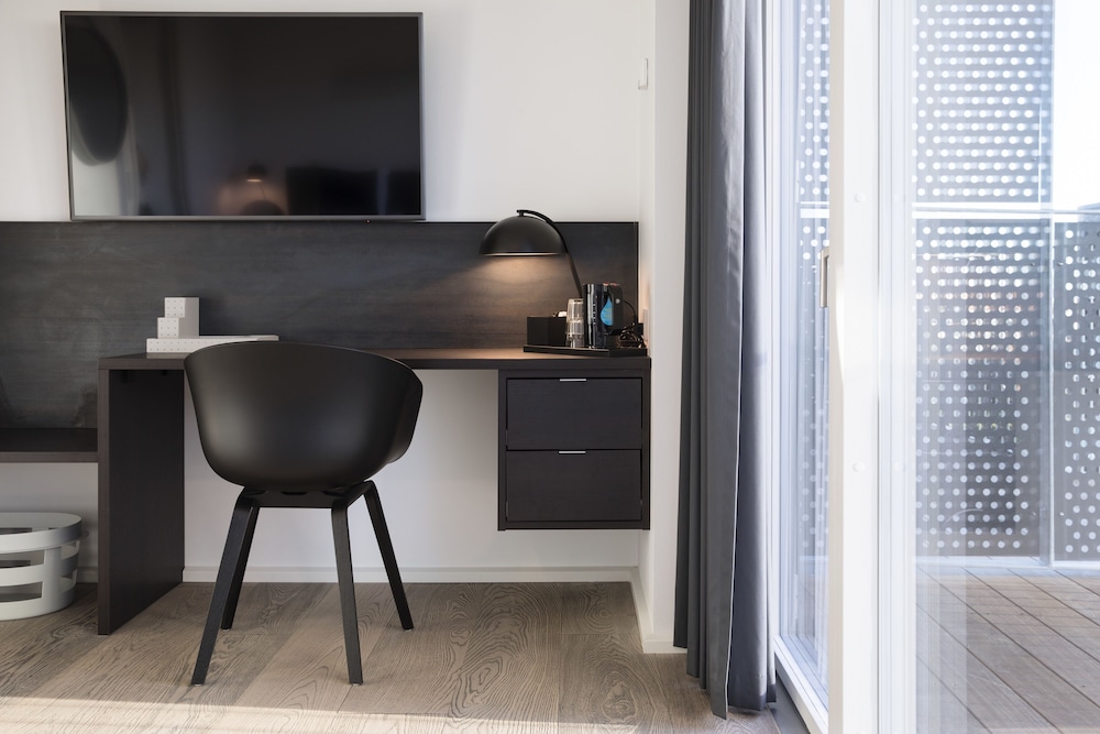 CPH STUDIO HOTEL 70/82