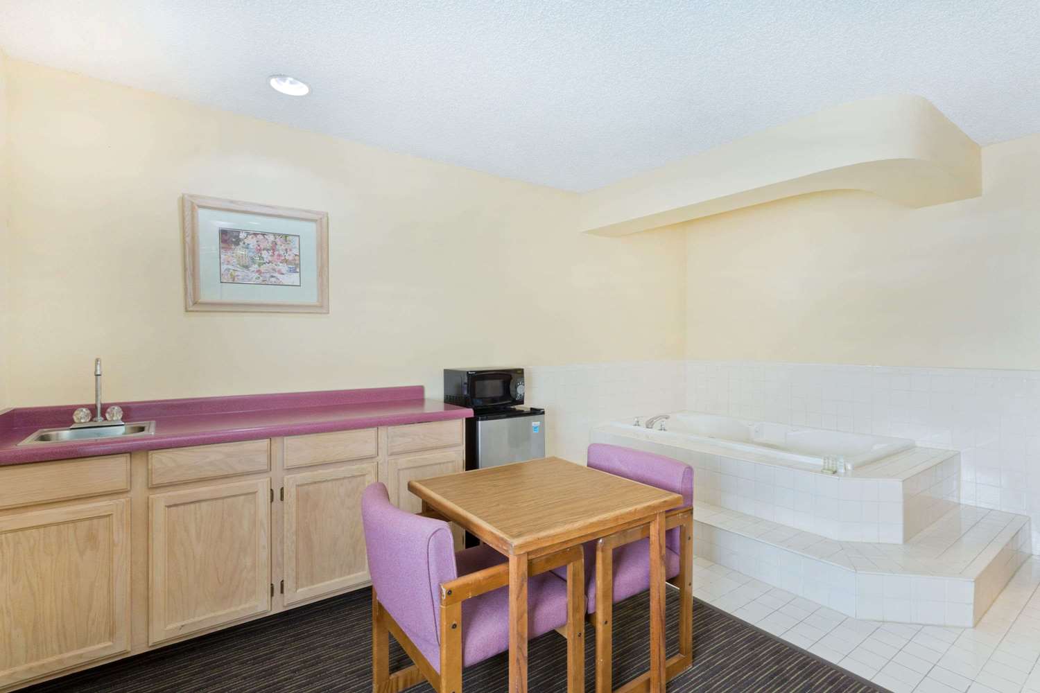 Super 8 by Wyndham Richfield UT 18/26