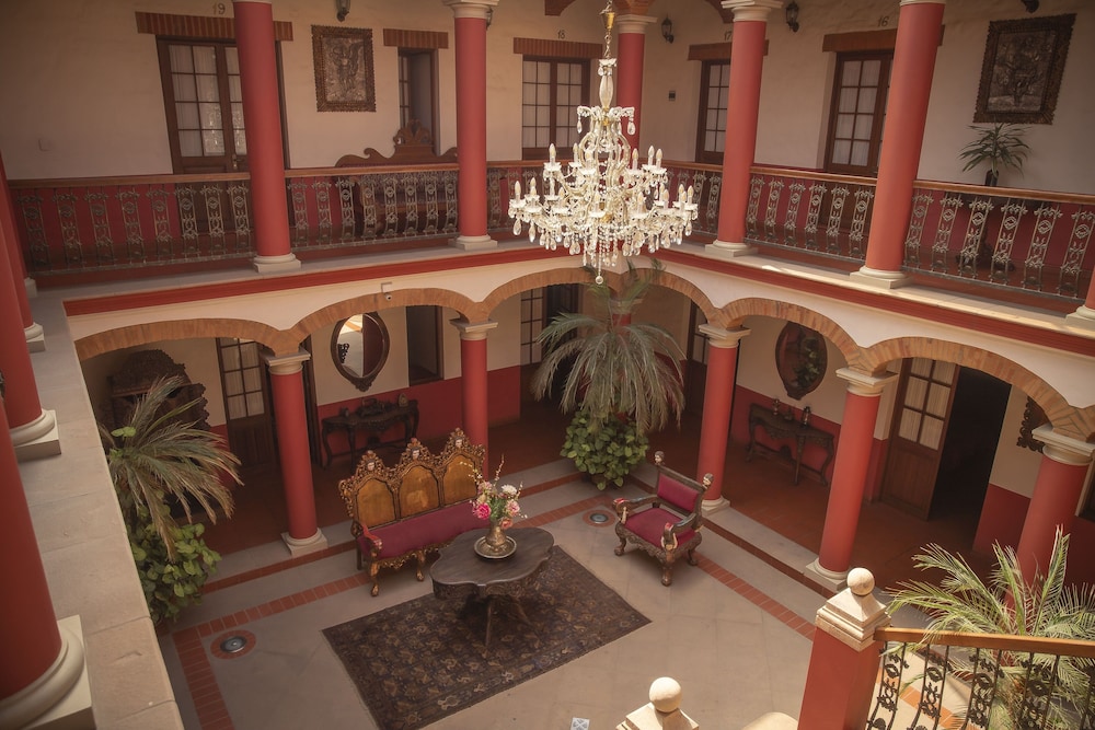 Hotel Monasterio 33/50