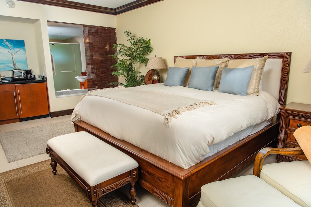 Abaco Beach Resort At Boat Harbor 40/100