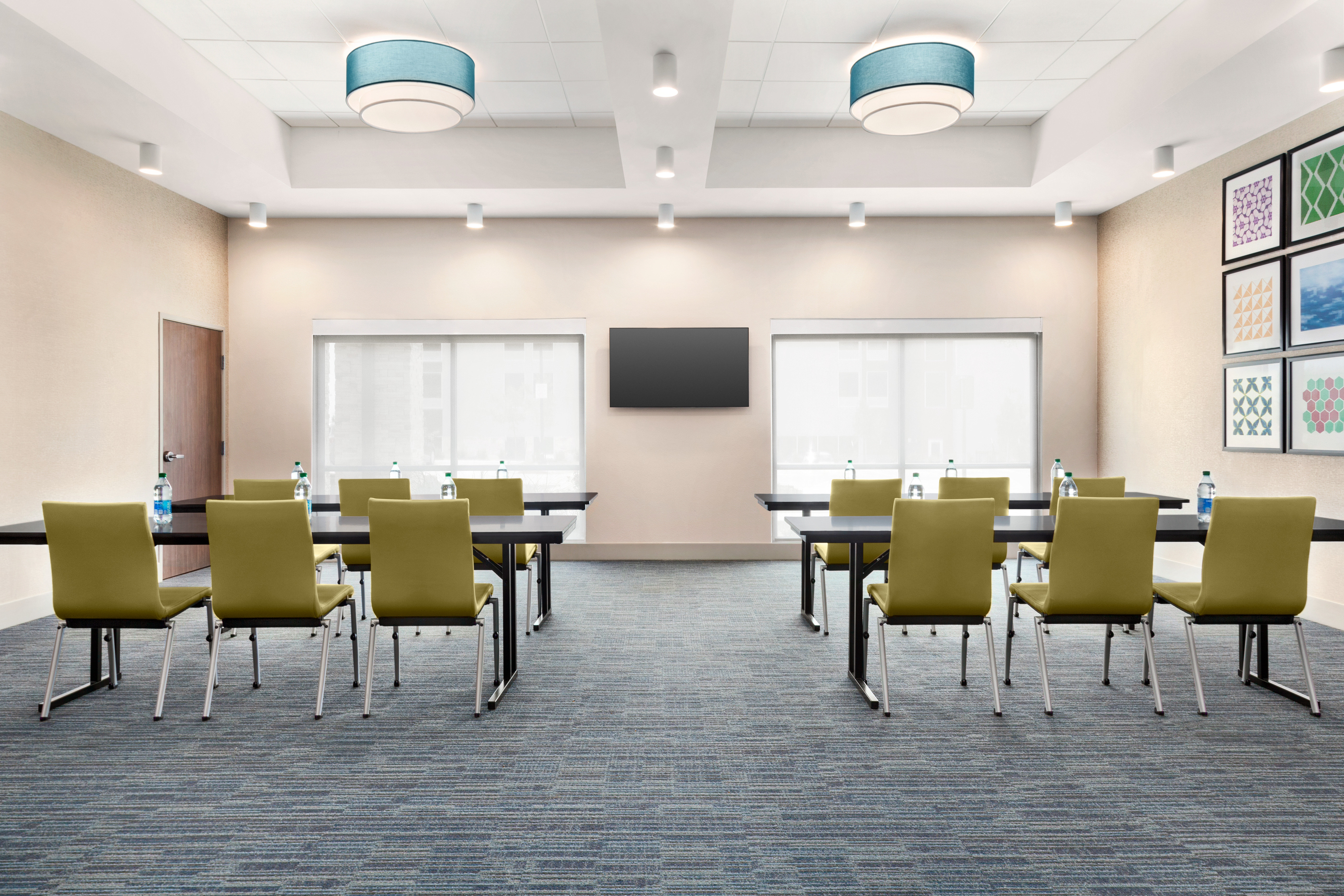 Holiday Inn Express and Suites Austin North Pflugerville 60/75