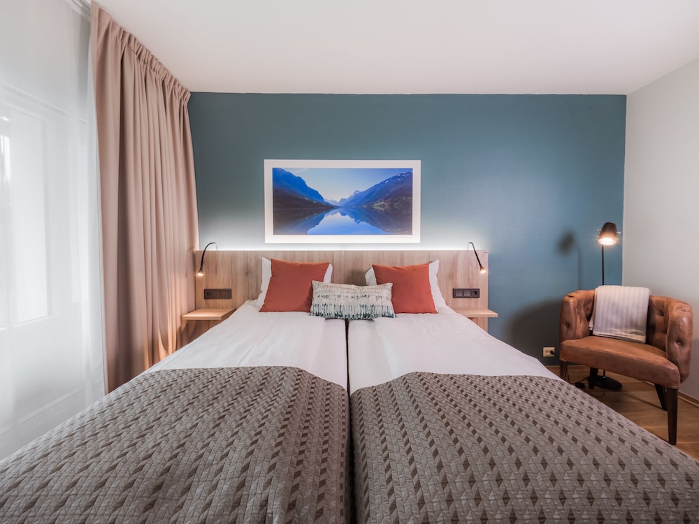 Nordfjord Hotell 12/47