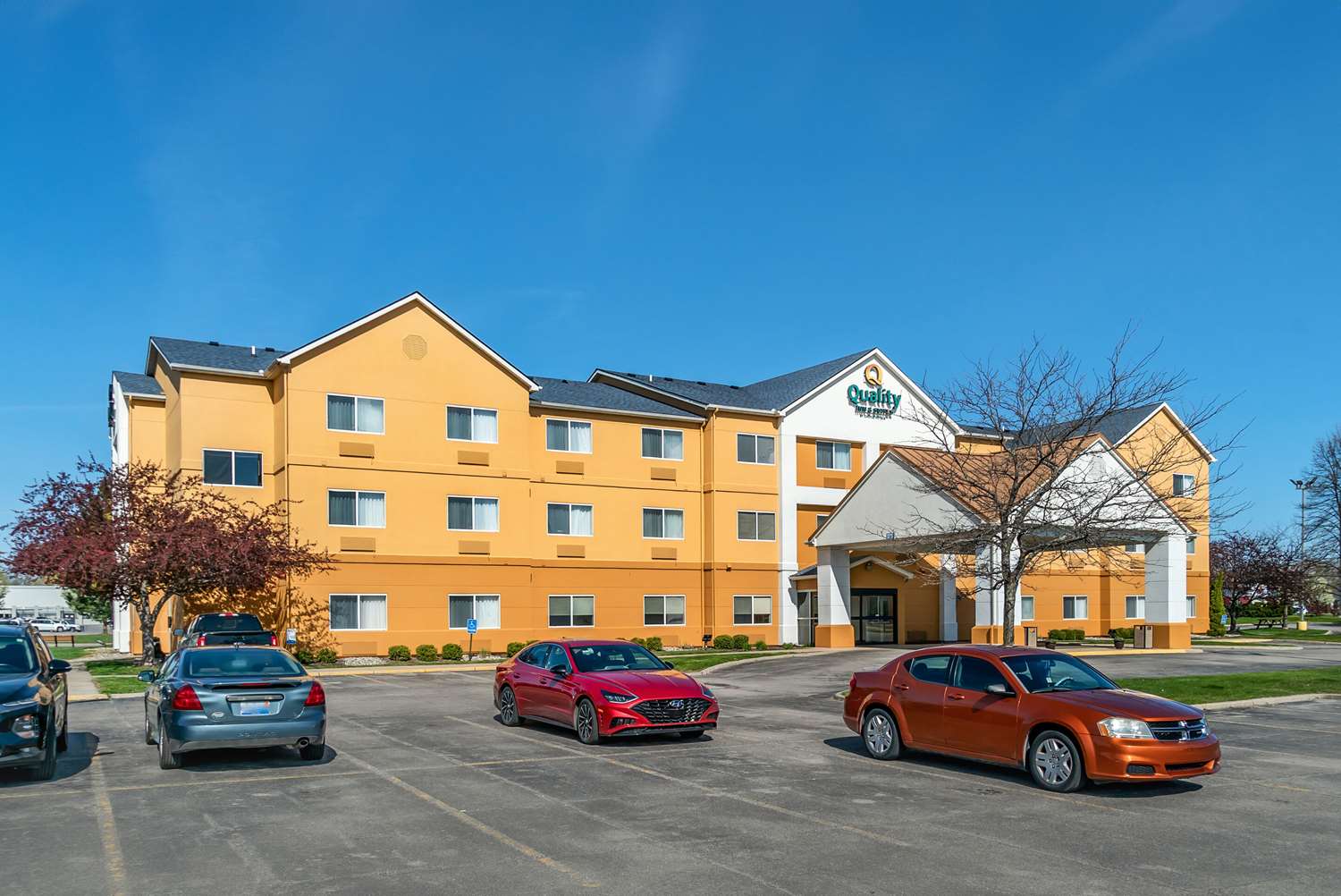 Quality Inn and Suites Bay City 32/34