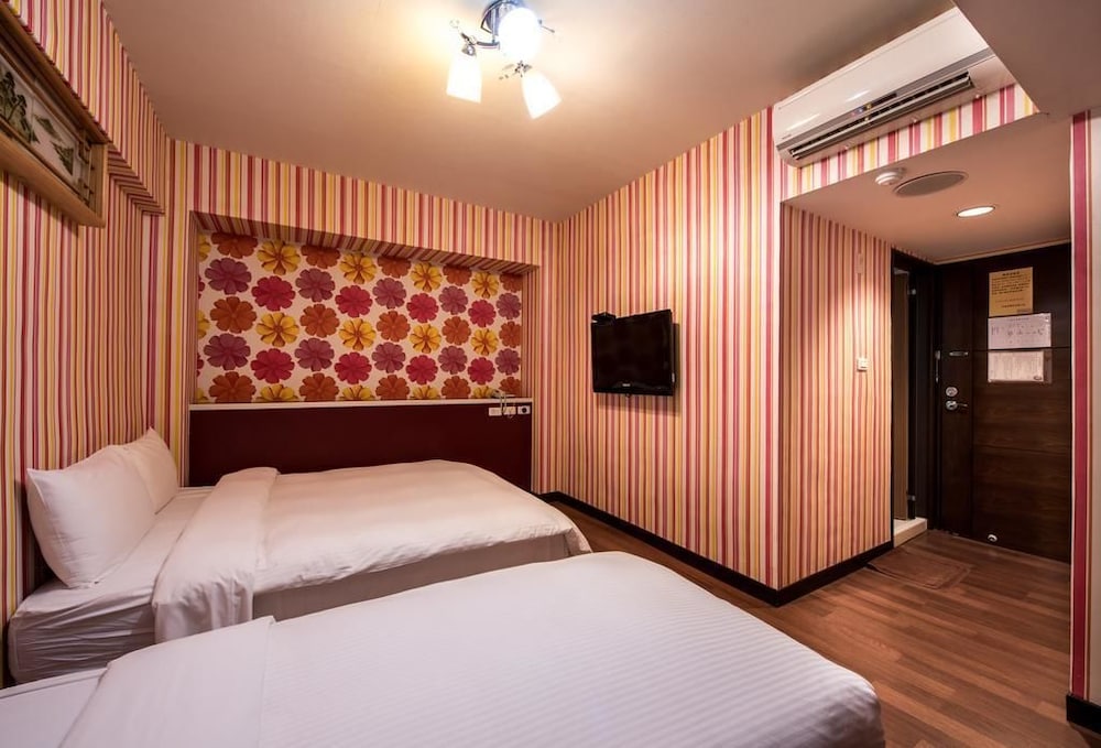 South Sea Hotel 10/49