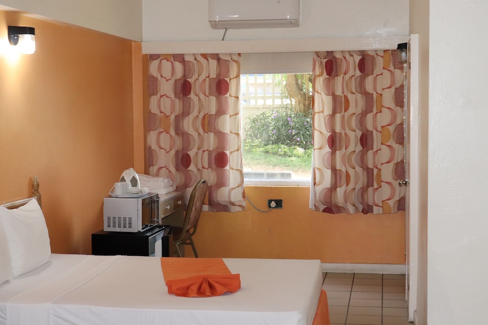 Pineapple Court Hotel 17/36