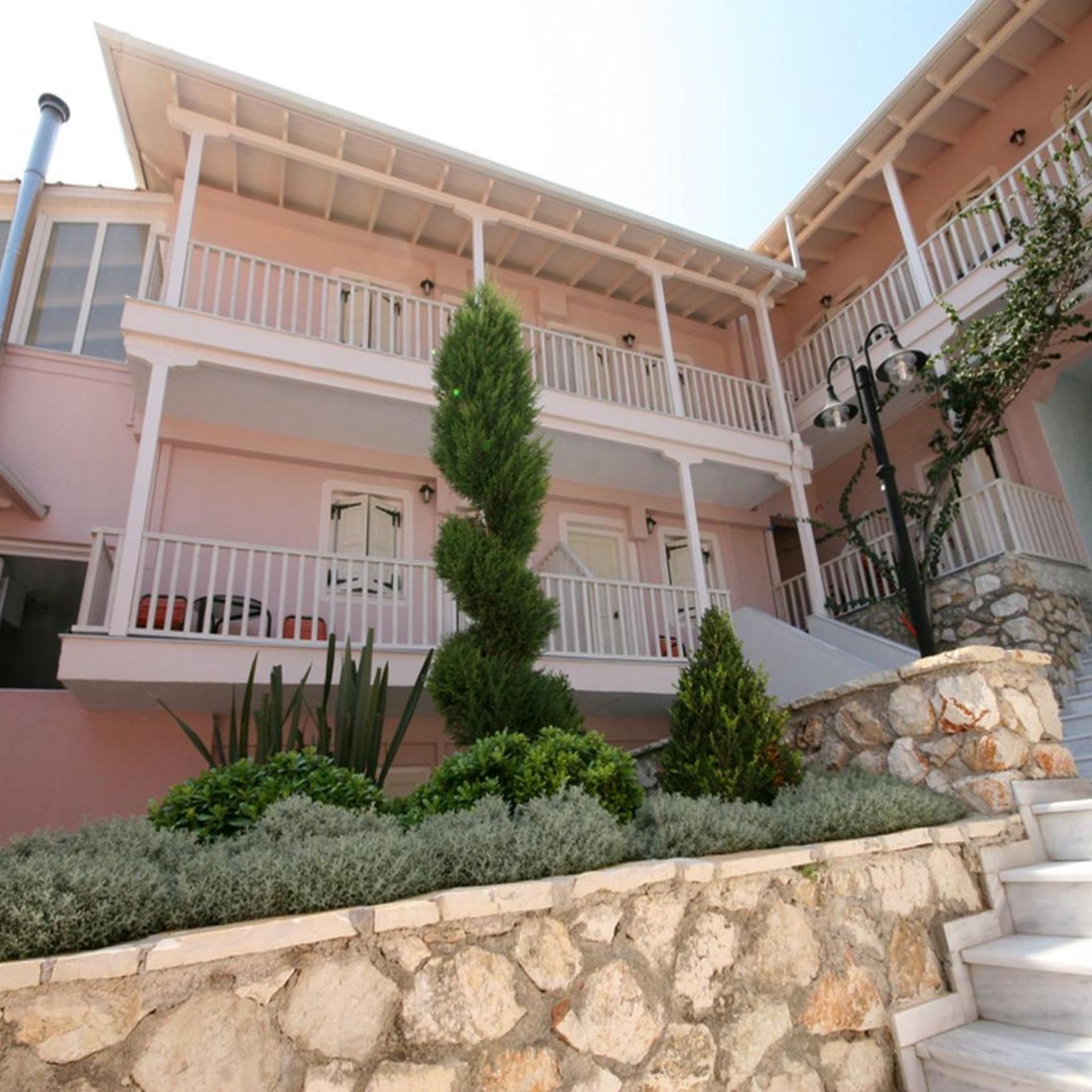 Ionis Hotel 10/42