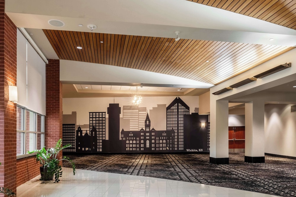 Drury Plaza Hotel Broadview Wichita 8/50
