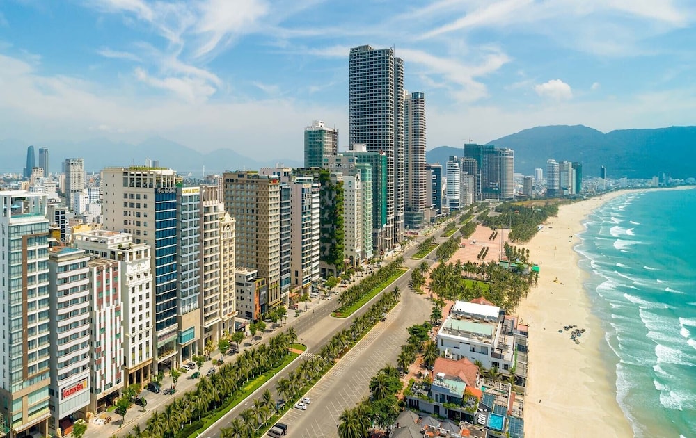 Paris Deli Danang Beach Hotel 75/80