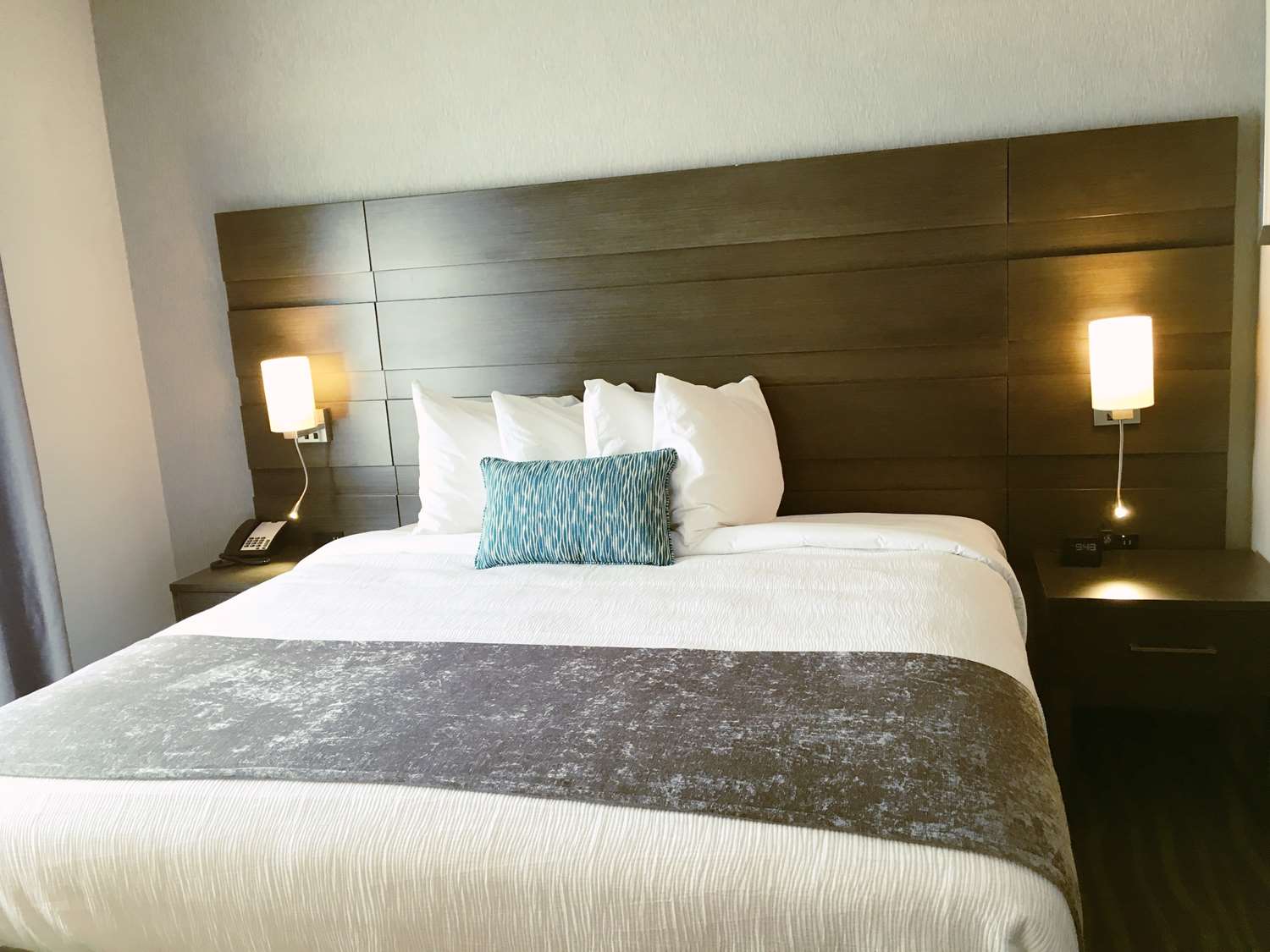 Best Western Plus At Prien Lake Inn And Suites 16/48