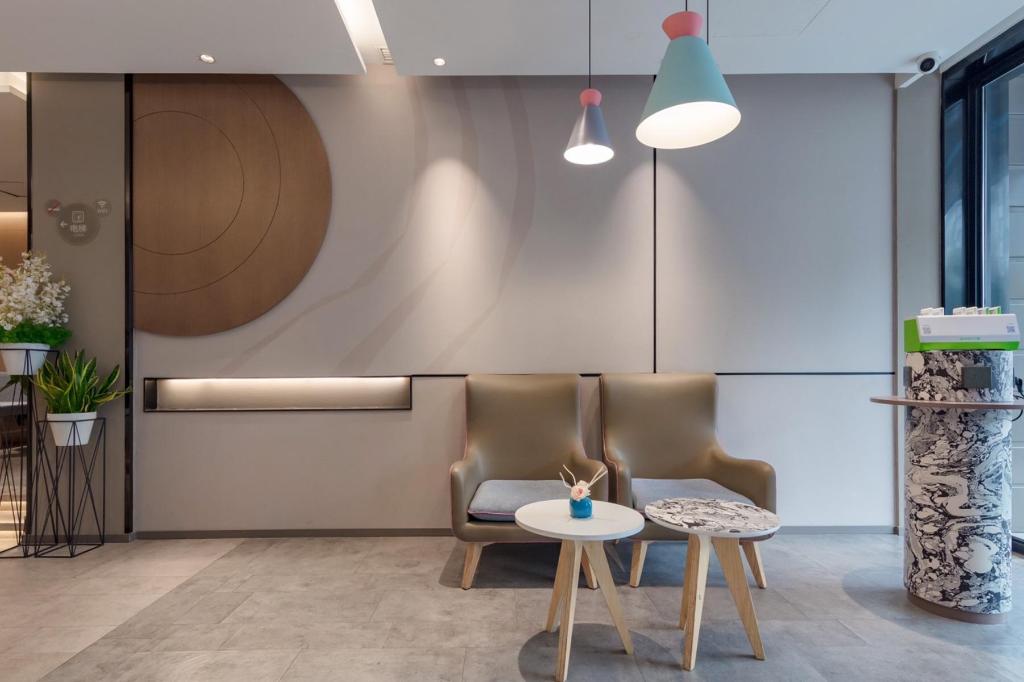 Home Inn Neo (Yangzhou Dongguan Street, He Garden) 7/40
