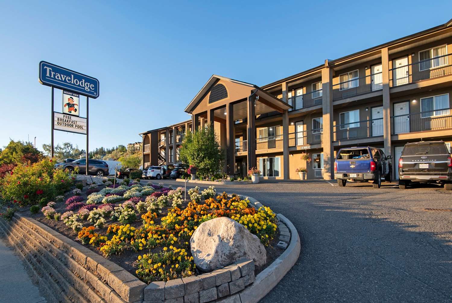 Travelodge By Wyndham Kamloops Mountview 54/69