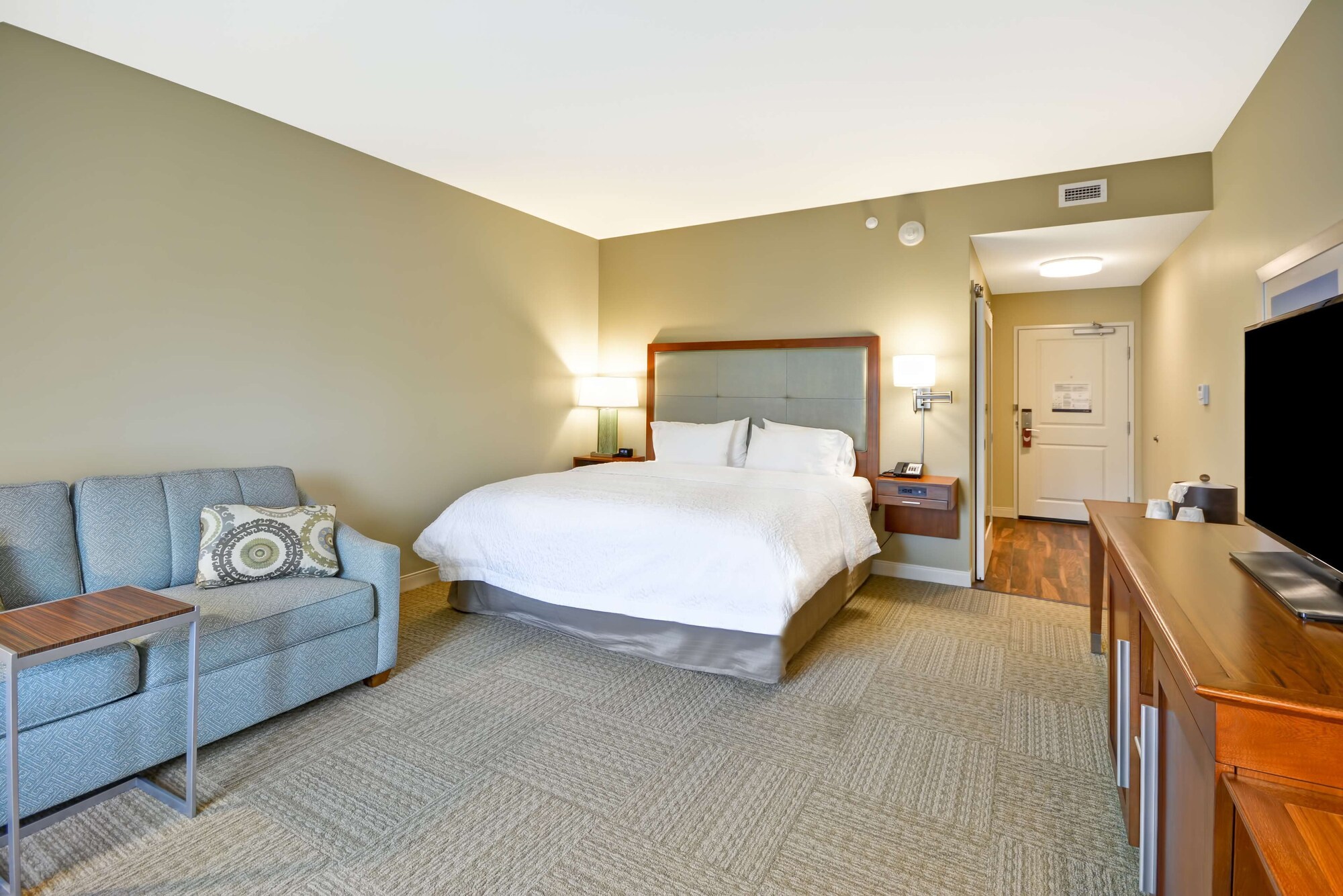 ROOM, KING BED, ACCESSIBLE