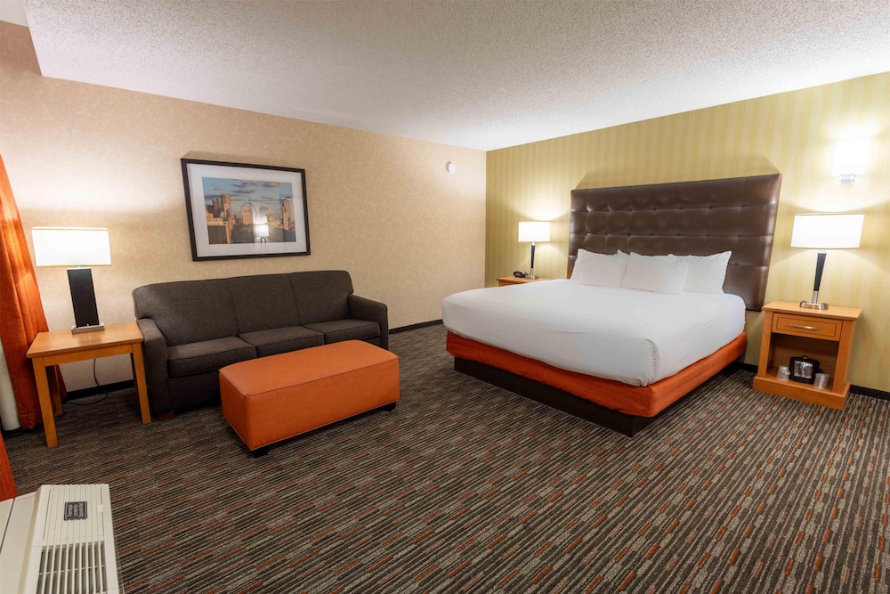 Drury Inn & Suites St. Louis Union Station 14/45