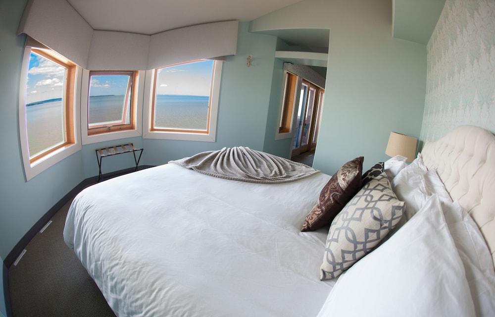 Blue Wave Inn 22/67