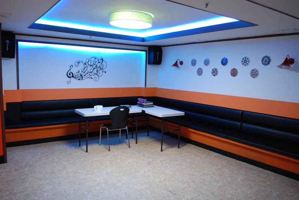 Jeju R Hotel Guest House Hostel 38/60