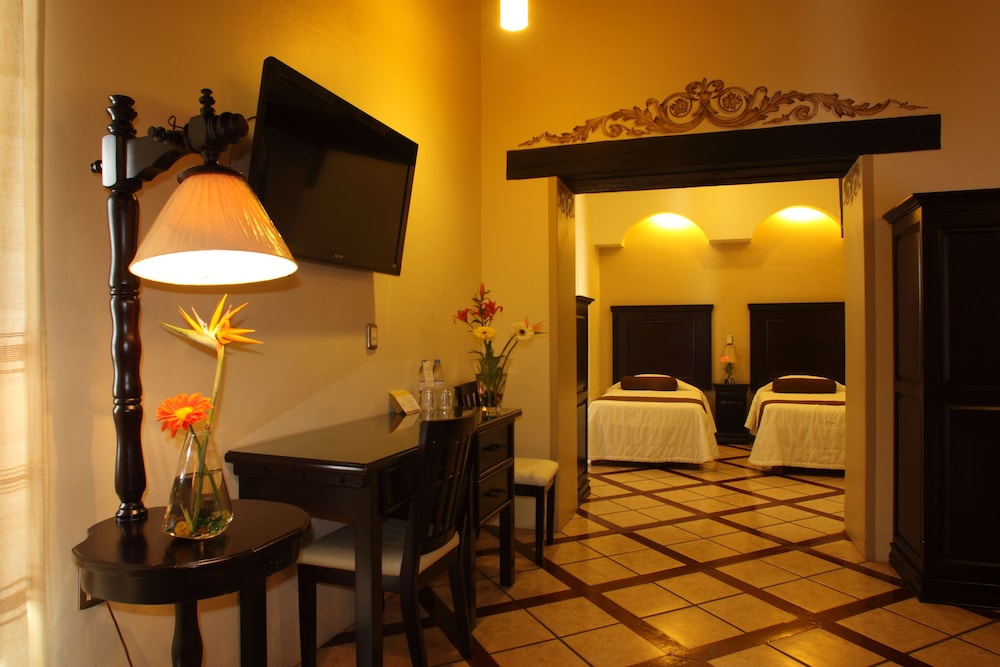 Hotel CasAntica 40/42
