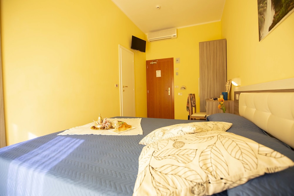 Hotel Gloria 15/74