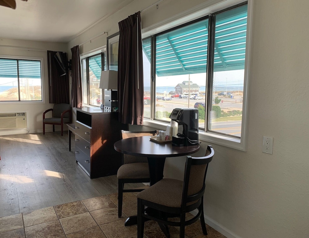 Rodeway Inn And Suites 51/71