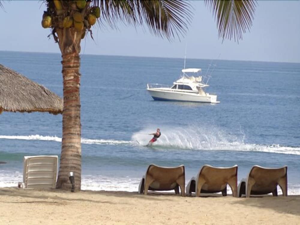 Punta Sal Suites & Bungalows Resort 44/50