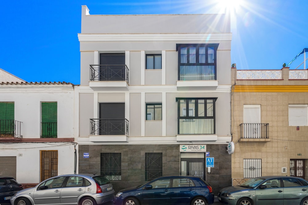 Malaga Rivas 34 Suites Homes 1/48