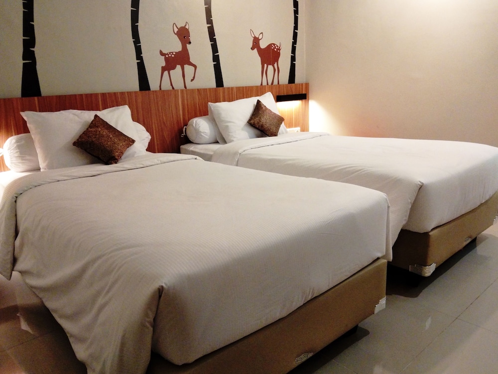 Front One Resort Magelang 4/50