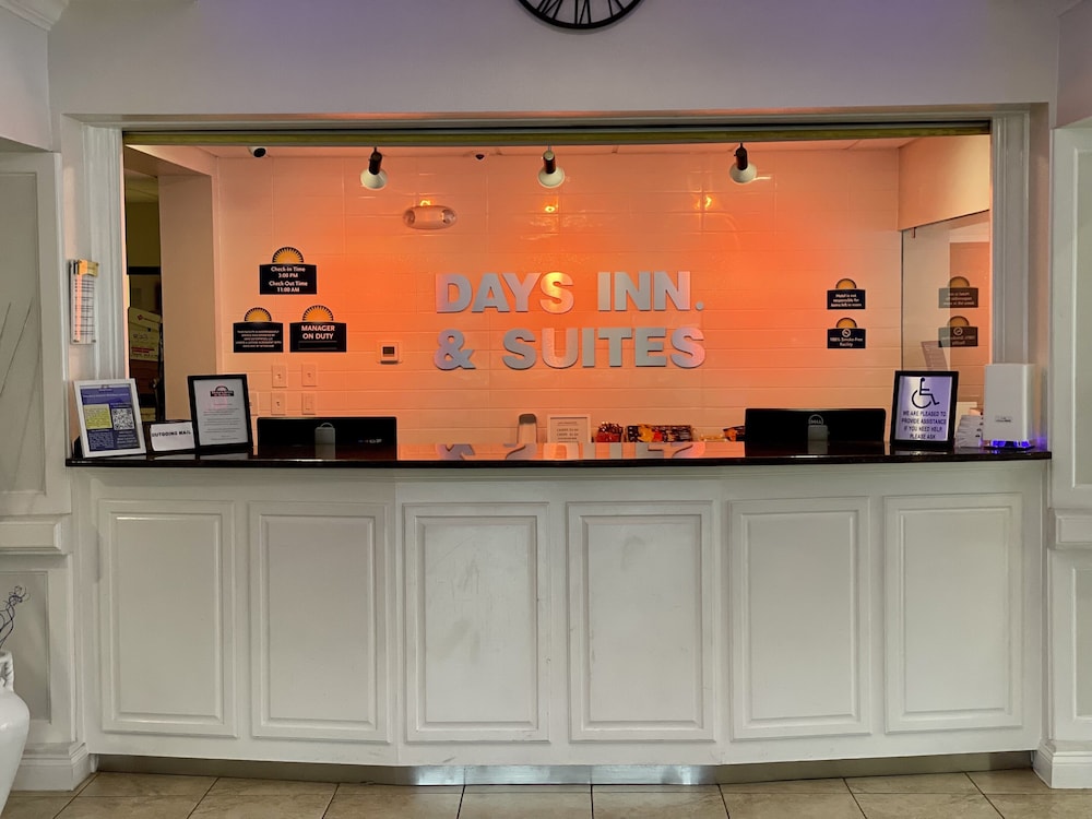 Days Inn & Suites by Wyndham Lakeland 4/85